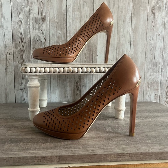 Michael Kors Women's Florentine Brown Leather Pumps 6.5 - Picture 2 of 7